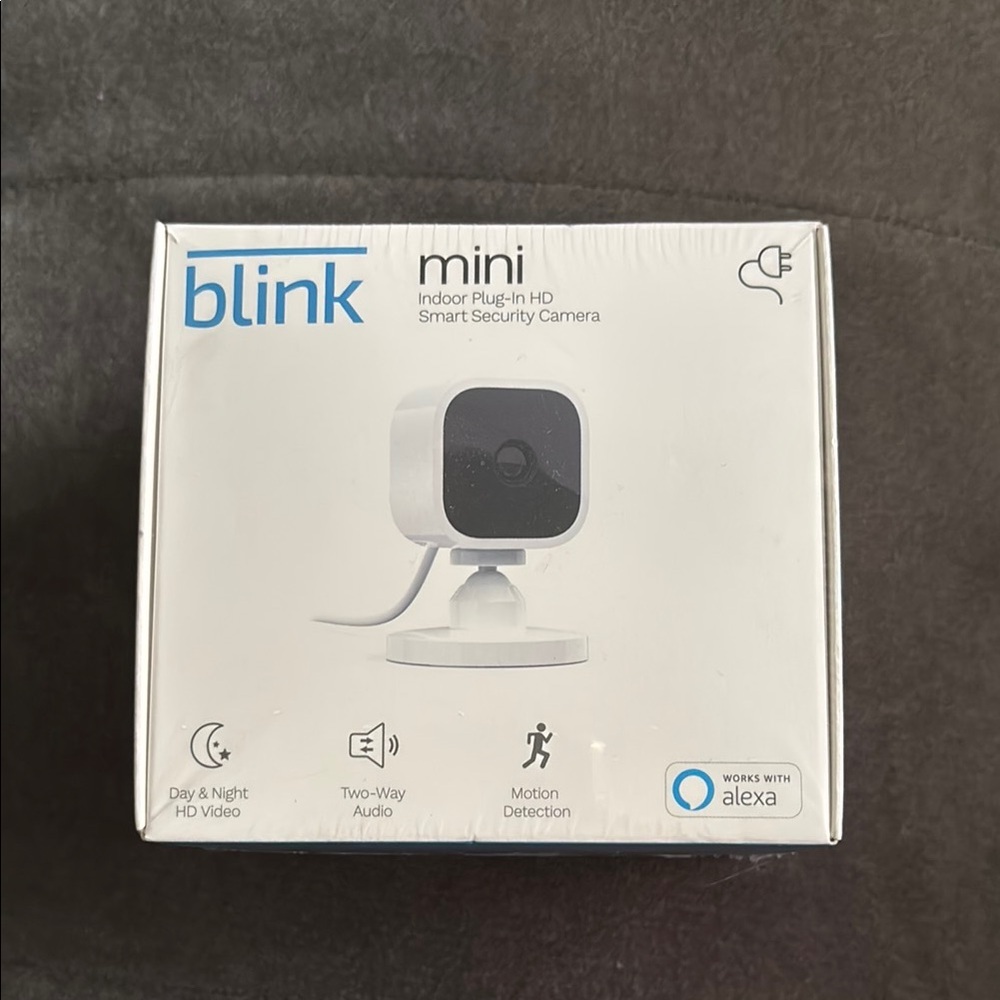 Amazon Blink Mini Indoor Plug-in HD Smart Security Camera - White